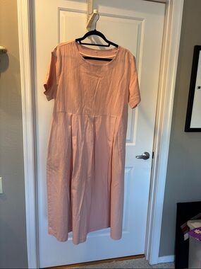 Women's Pink linen Short-Sleeve Midi Dress with pockets